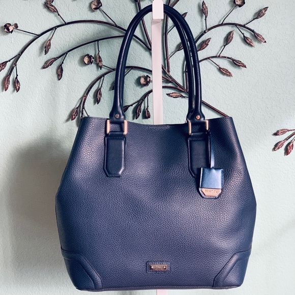 Reaction Kenneth Cole Handbags - REACTION KENNETH COLE  X-LRG Lovely Handbag